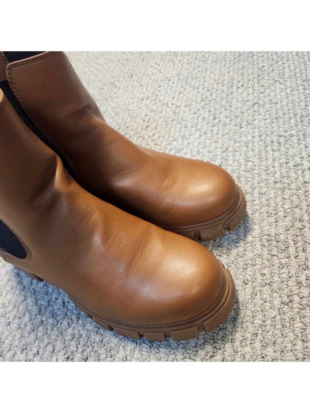 Madden Girl Tessa Brown Chelsea Boot Size 9.5M - Picture 9 of 11